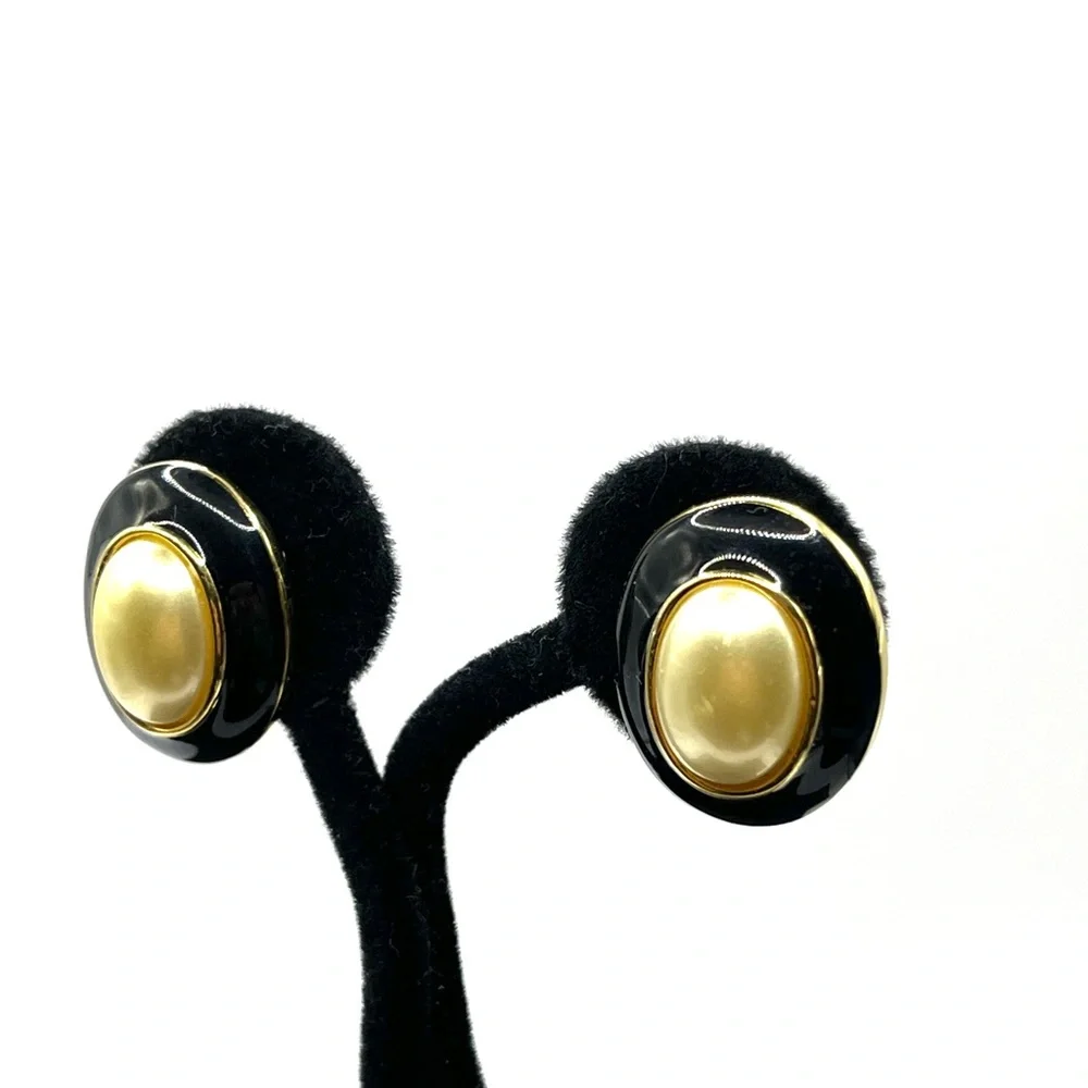 Kenneth Jay Lane Black Resin Earrings with Gold Pearl Centers - Picture 7 of 14